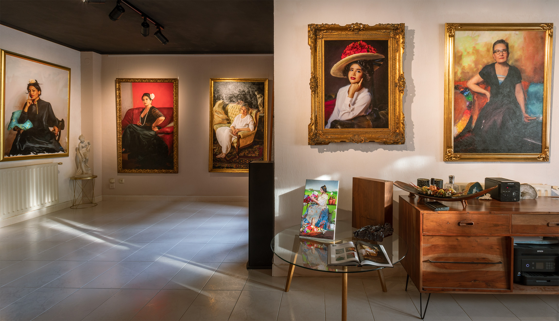 Galerie Portraits interior with portrait artwork